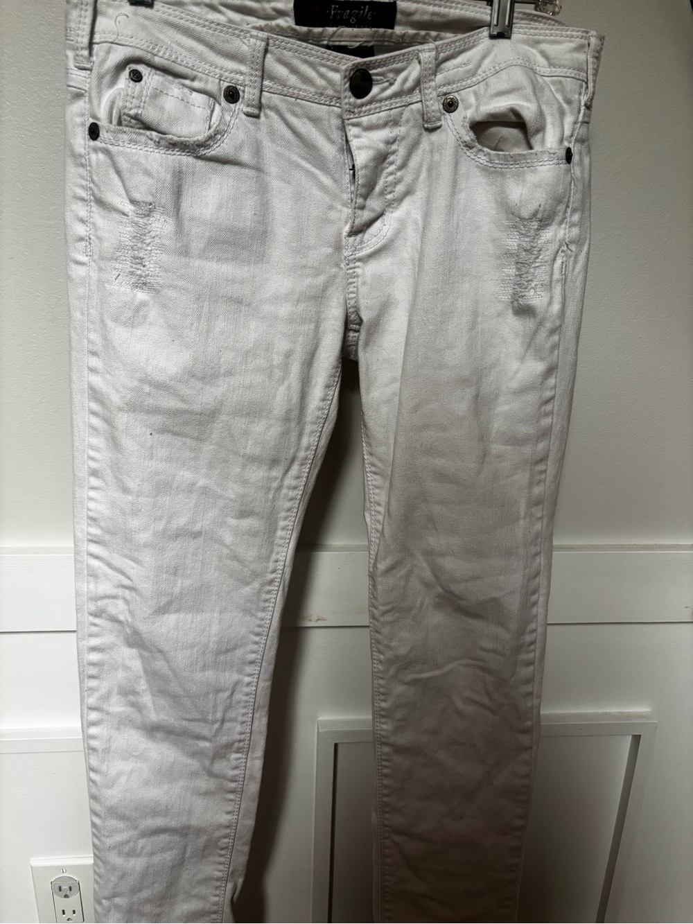Women's White Slim distressed jeans size 9